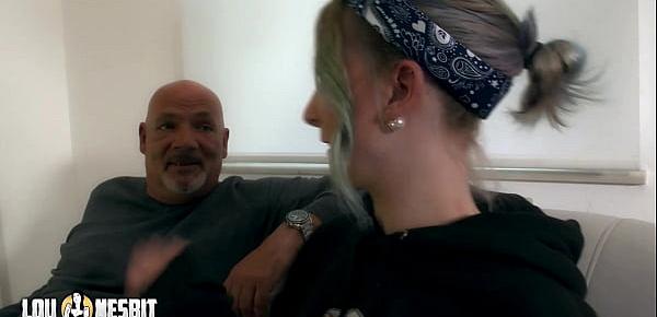 trendsyoung girl seduce old man